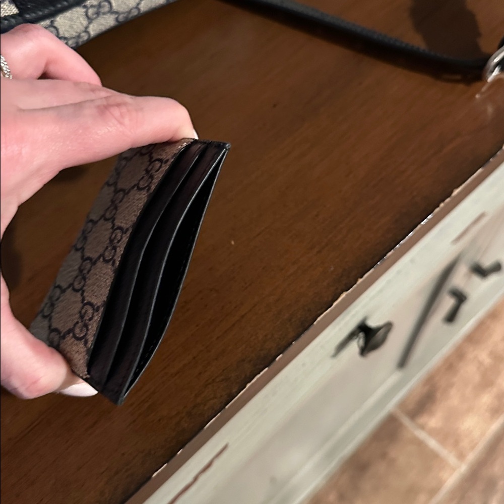 Gucci monogram crossbody - Picture 3 of 14